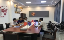 廣西婁底客戶來(lái)訪，參觀蓄電池礦用電機(jī)車的生產(chǎn)