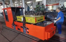 3噸湘潭礦用電機(jī)車能拉多少東西？