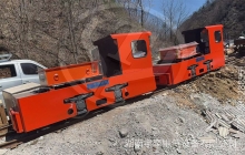 鋰電池礦用電機車怎么預(yù)防脫軌？