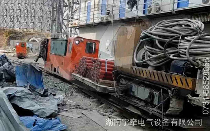 技術(shù)團(tuán)隊(duì)前往礦山開展走訪，完成8噸蓄電池電機(jī)車售后服務(wù)